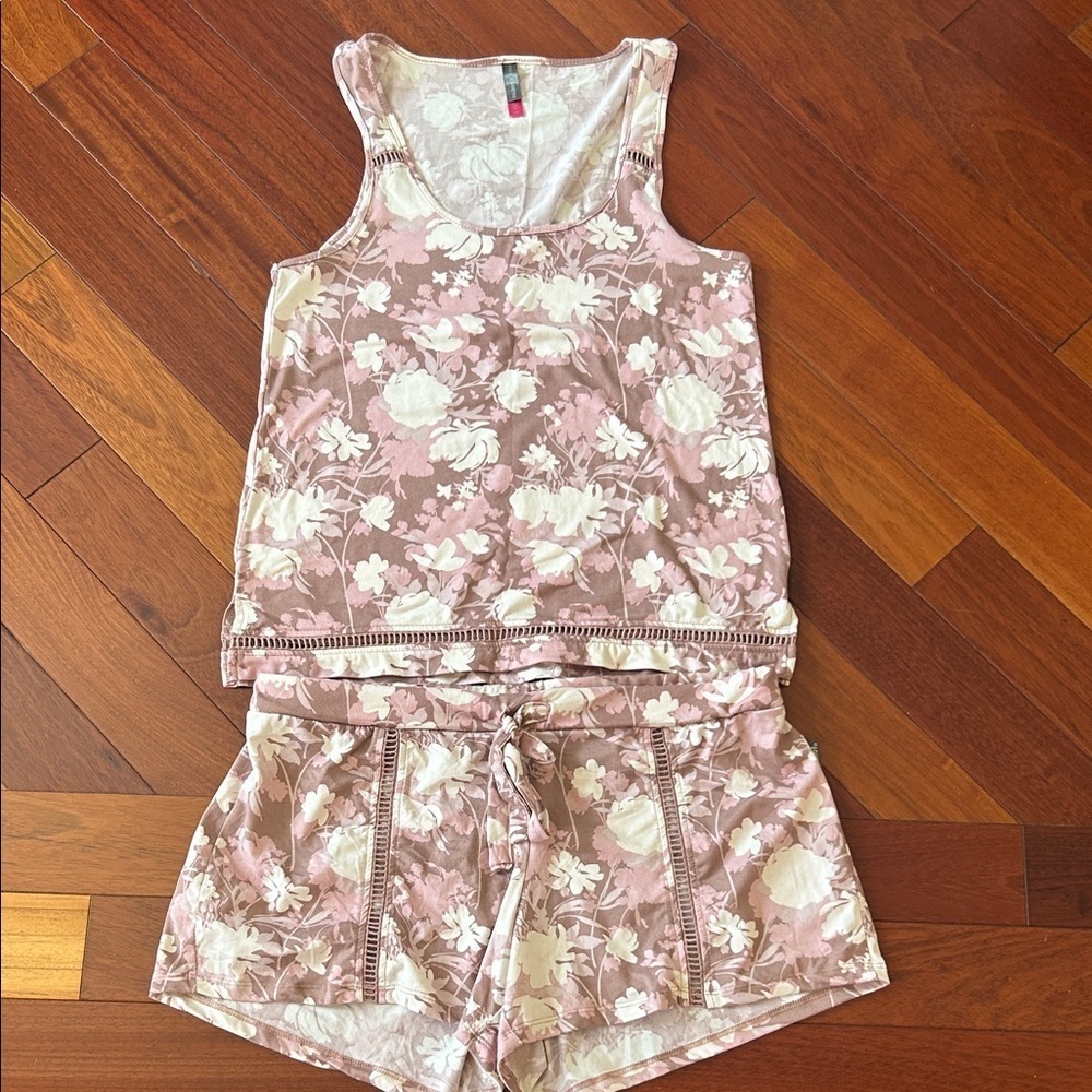 Vince Camuto Floral Beige and Cream Pajama Set